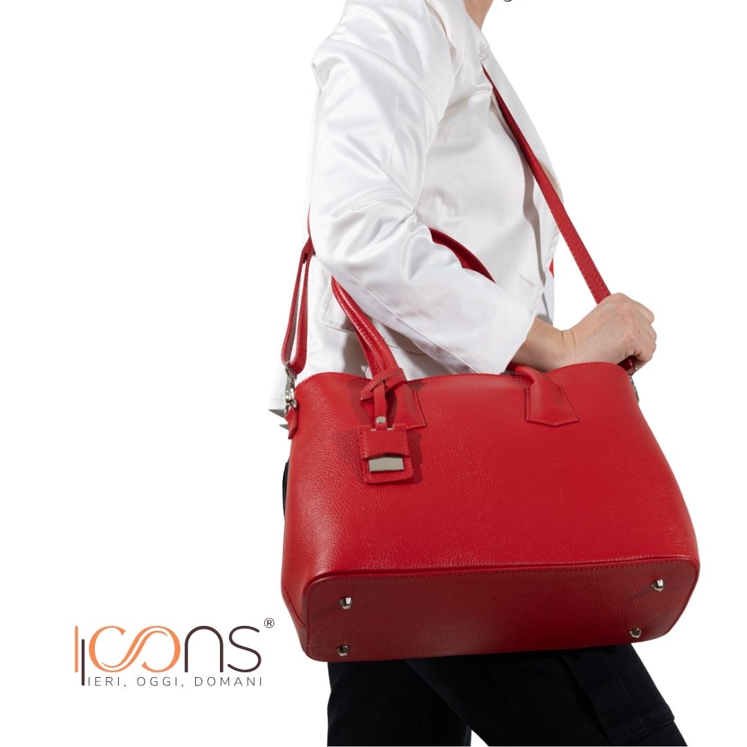 Borsa a tracolla miss Lucinda Icons bag indossata
