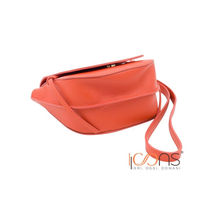 Icons, Miss Giorgia leather shoulder bag, bottom view